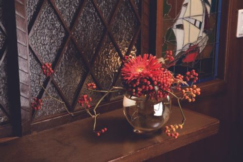 季節のインテリアコーディネートに欠かせない 枝もの 実ものアレンジメント レッド編 Greensnap グリーンスナップ