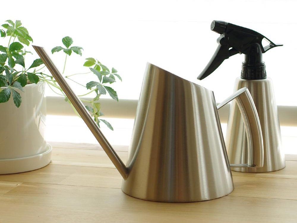 イベリス　水やり　じょうろ