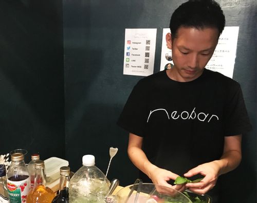 ドリンクスタイリストのハーブ男子に学ぶ おもてなしハーブドリンクの作り方 Greensnap グリーンスナップ ドリンクスタイリストのハーブ男子に学ぶ おもてなしハーブドリンクの作り方 Greensnap グリーンスナップ