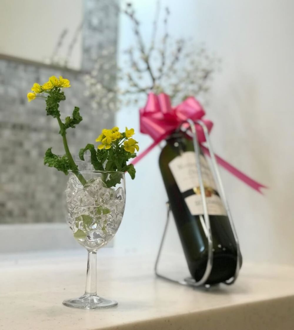 ワイングラス　花　花瓶