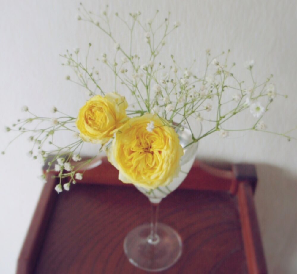 ワイングラス　花　花瓶