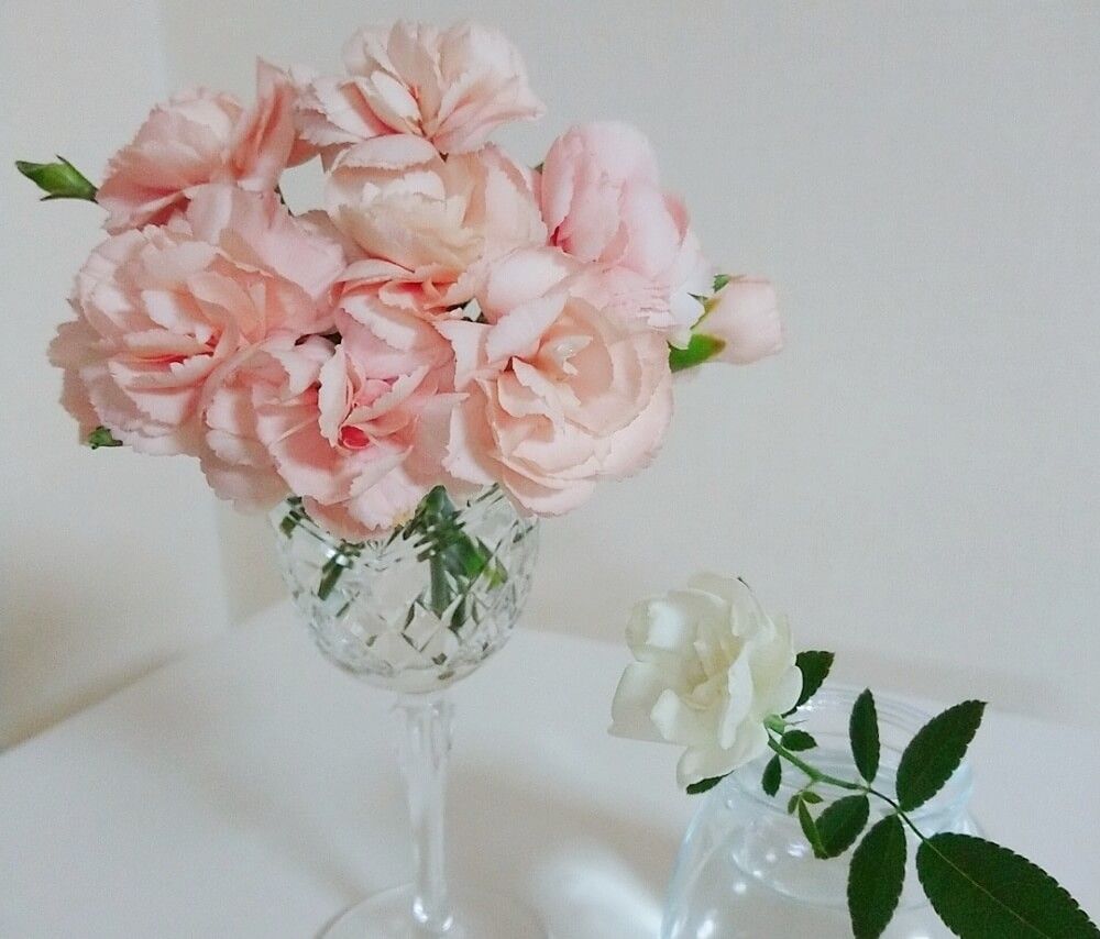 ワイングラス　花　花瓶