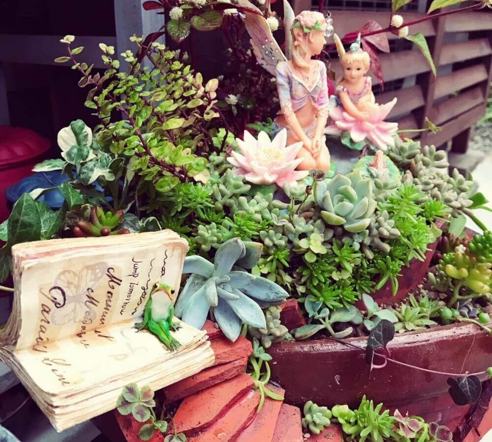 多肉植物　フィギュア　寄せ植えアレンジ