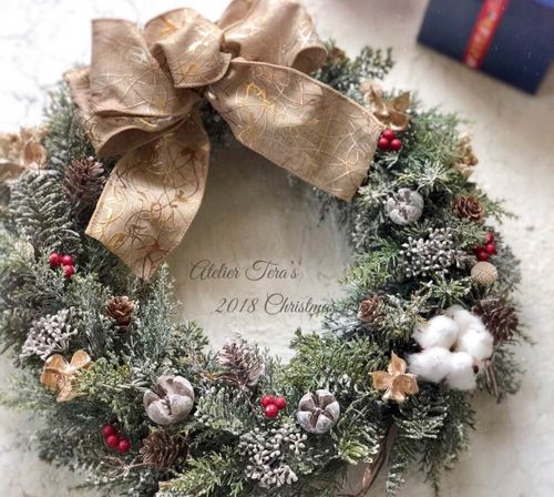 クリスマスリースの作り方 100均で簡単に 手作りでおしゃれにつくるコツ Greensnap グリーンスナップ