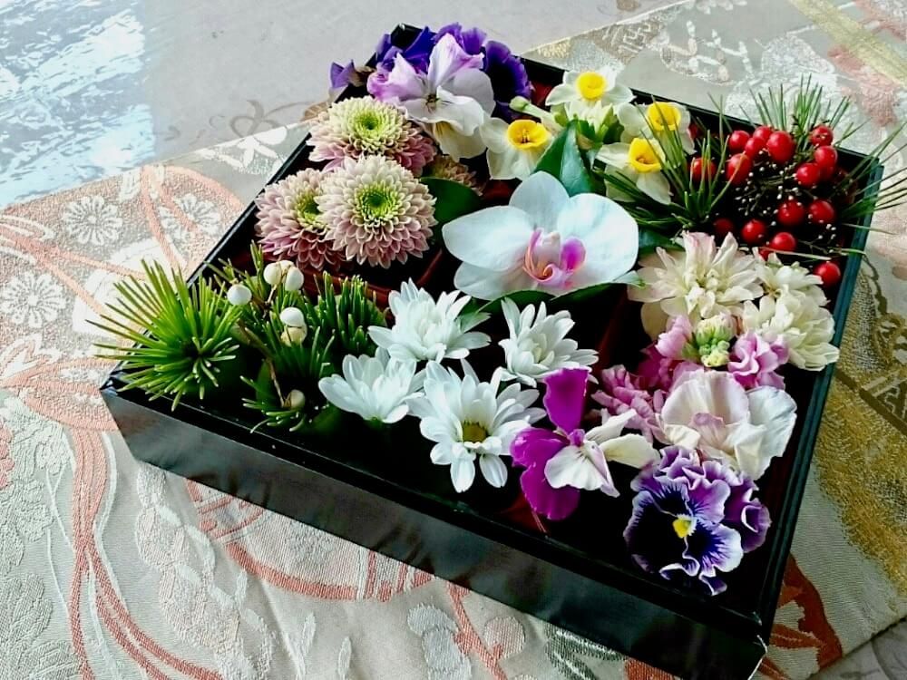 正月　新年　フラワーアレンジメント　花おせち