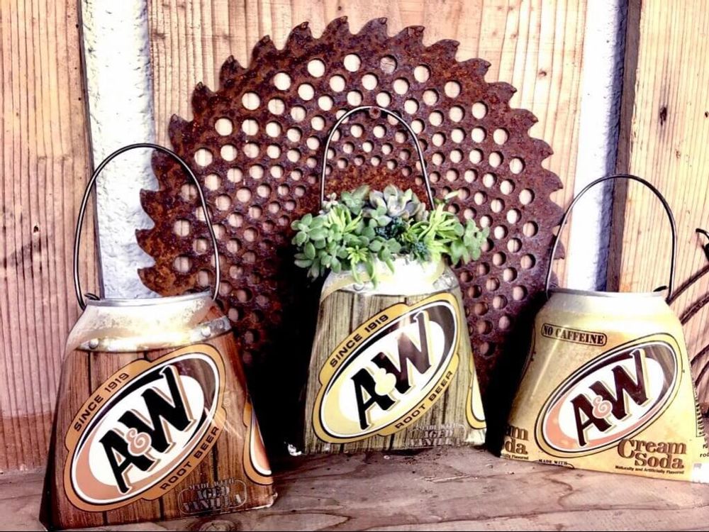 リメ缶　多肉植物　寄せ植え