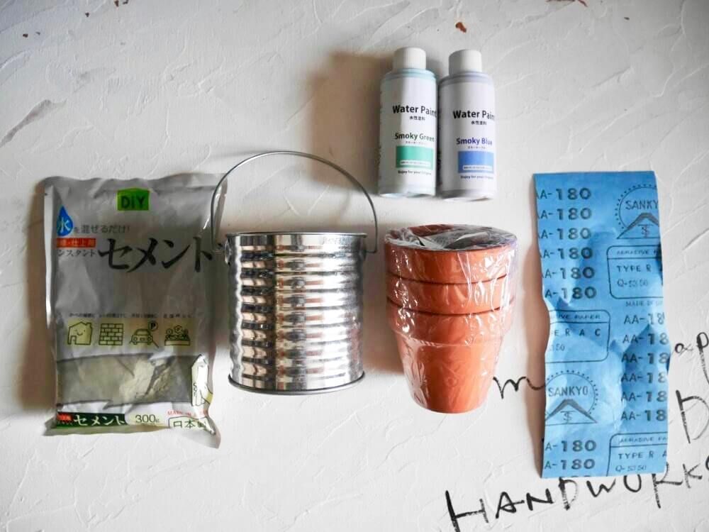 リメ缶　多肉植物　寄せ植え