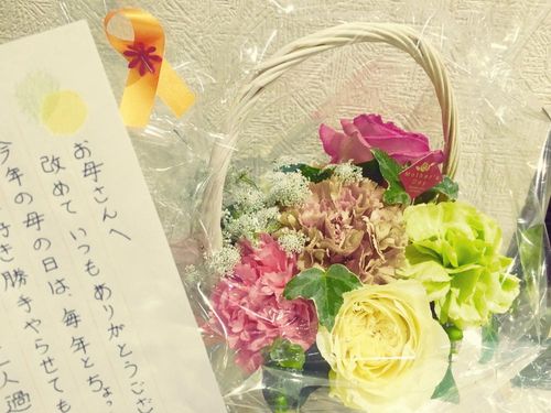 母の日に贈る花8選 なぜカーネーション 花束や鉢植えにおすすめの花は Greensnap グリーンスナップ