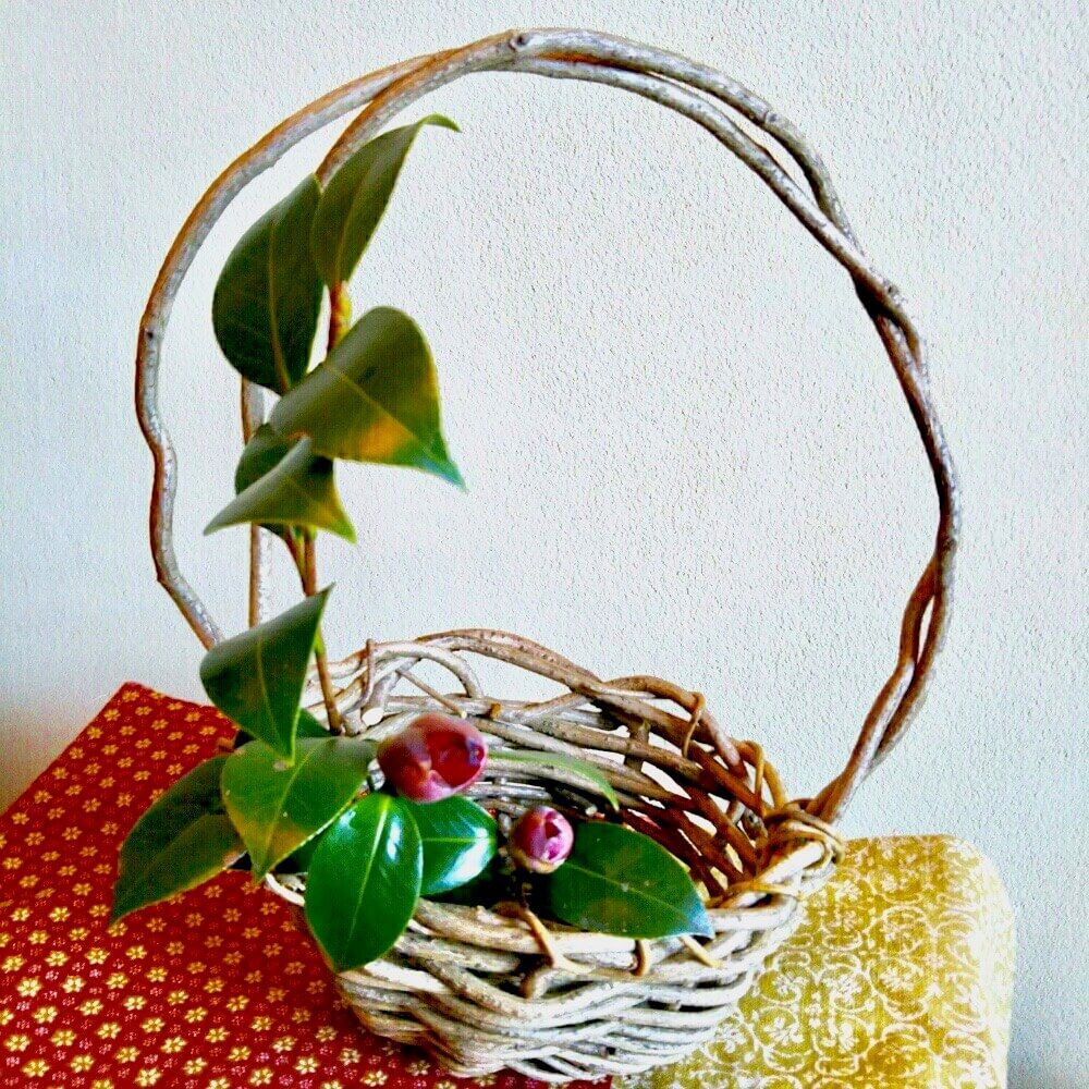 和風　花かご　アレンジ　椿