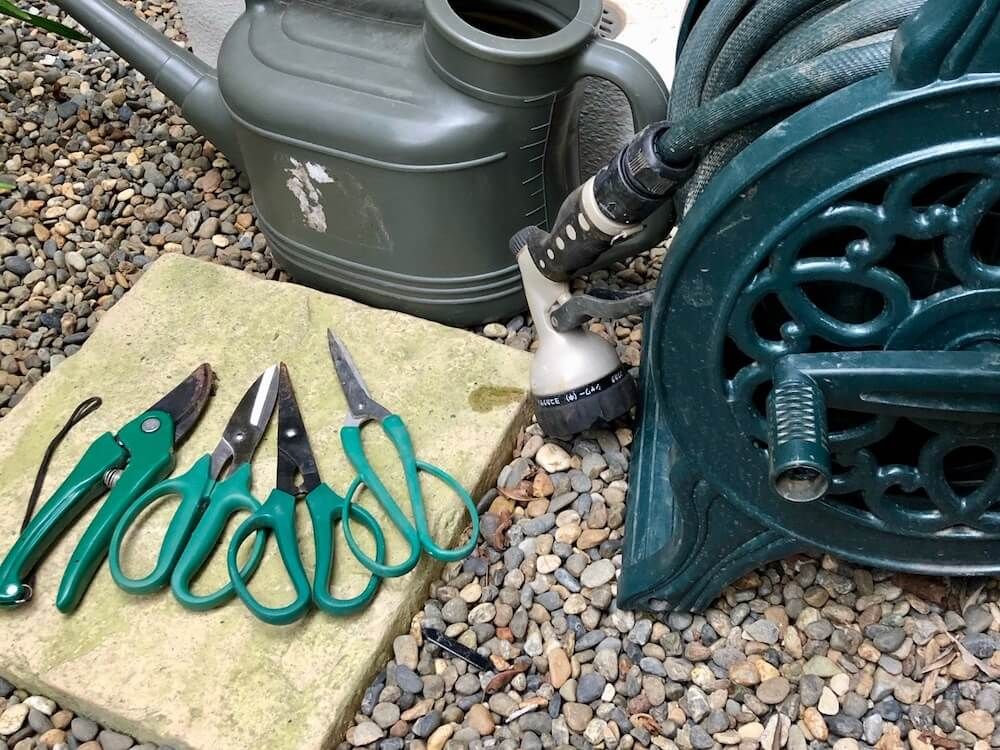 100円ショップ　100均　園芸グッズ　家庭菜園