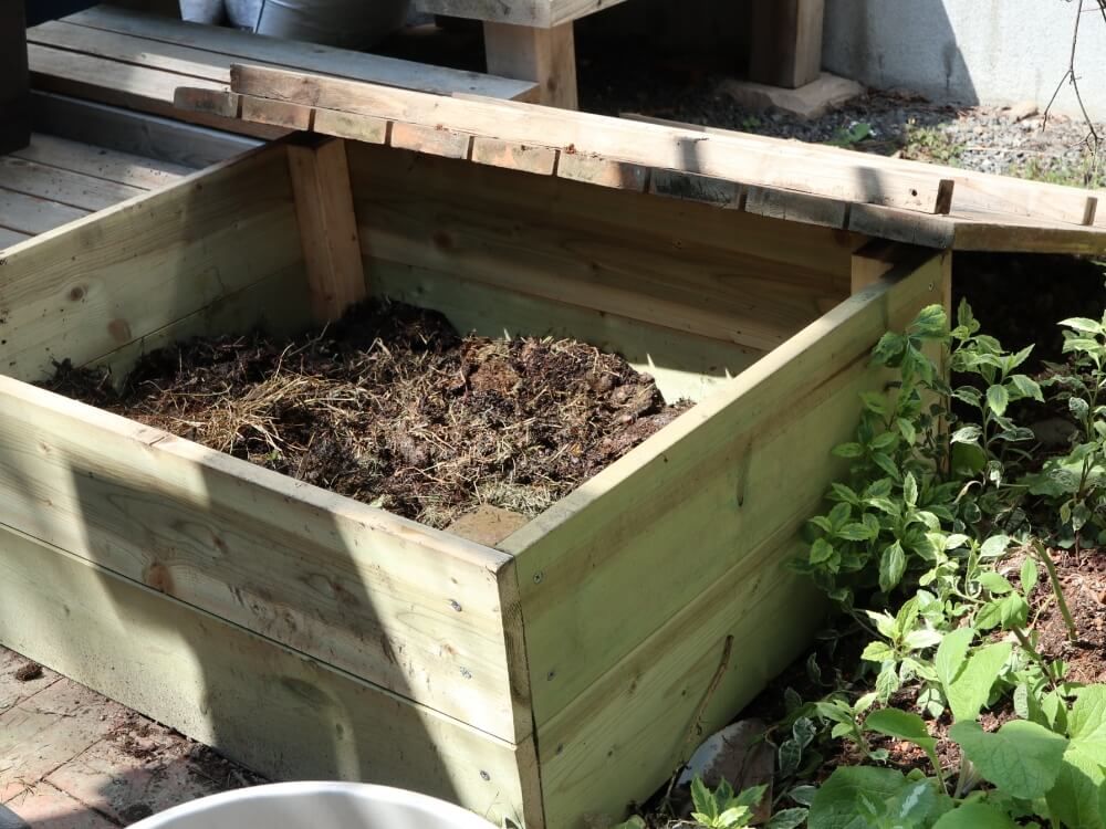 コンポスト　コンポスト　生ゴミ　堆肥