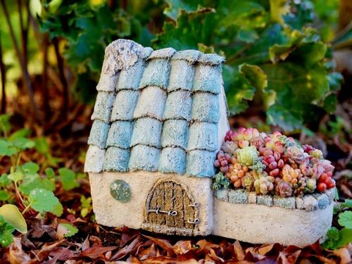 モルタルデコで鉢やハウスをDIY！意外と簡単な作り方とは 