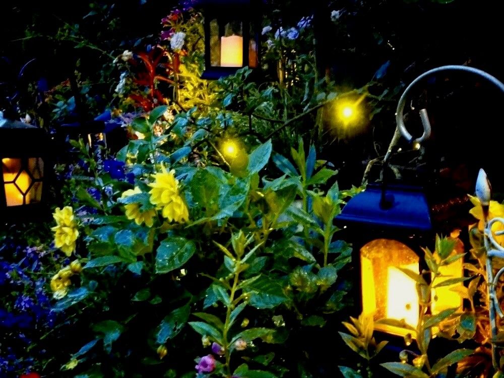ガーデンライト　ガーデニング　イルミネーション　ソーラーライト