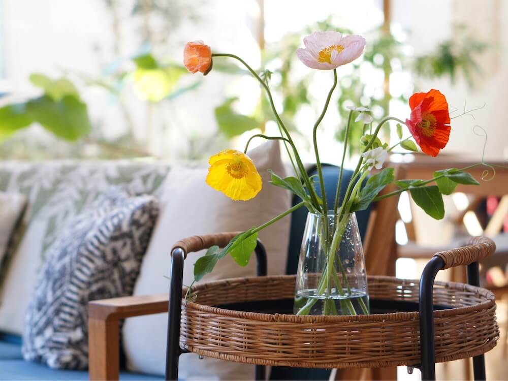 お部屋に花を飾ろう 花瓶と草花の合わせ方は アレンジメントのアイデア集 Greensnap グリーンスナップ