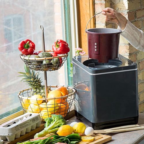 悪臭やゴキブリも永久追放 生ゴミを肥料に変える フードサイクラー とは Greensnap グリーンスナップ