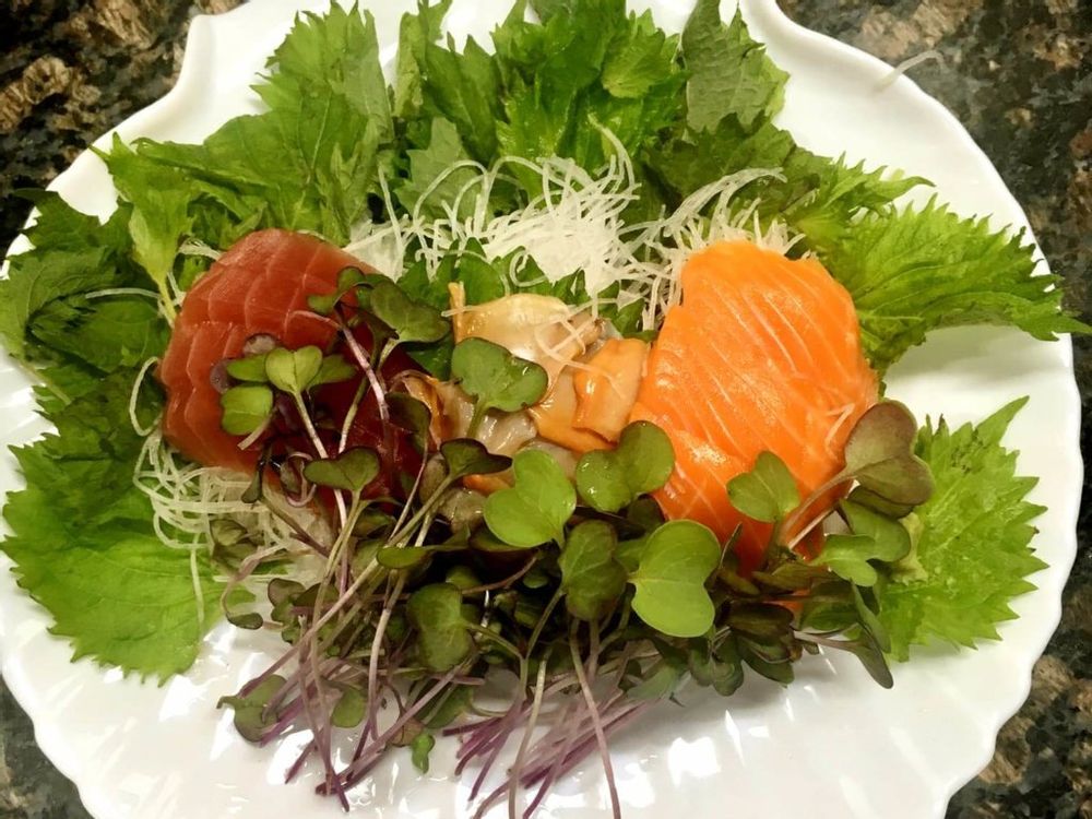 お刺身に添えられたかいわれ大根